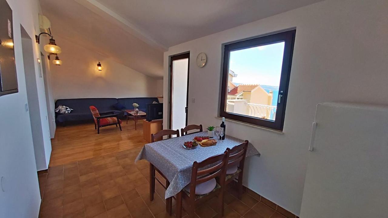 Apartment Roscic 奥米什 外观 照片