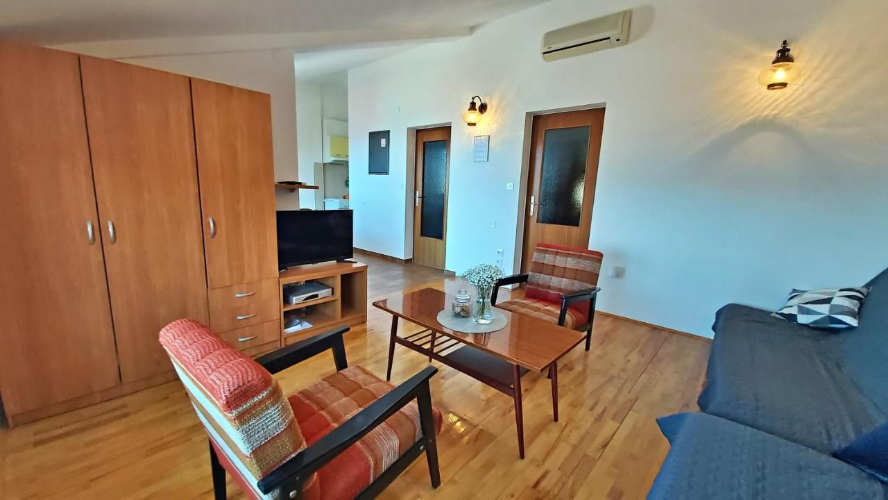 Apartment Roscic 奥米什 外观 照片