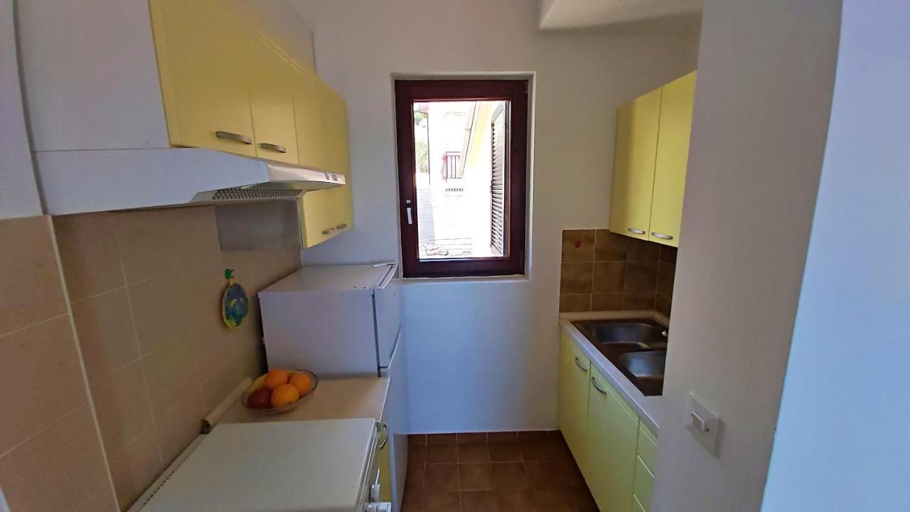 Apartment Roscic 奥米什 外观 照片