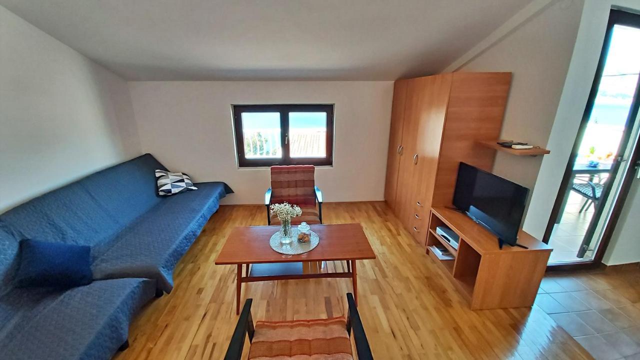 Apartment Roscic 奥米什 外观 照片