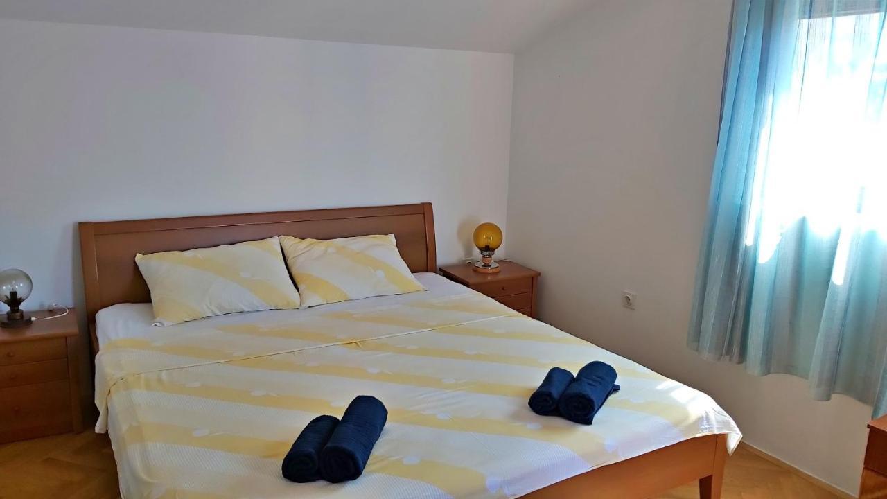 Apartment Roscic 奥米什 外观 照片