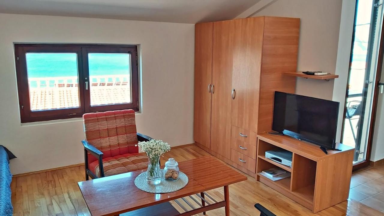 Apartment Roscic 奥米什 外观 照片