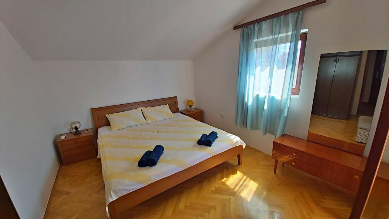 Apartment Roscic 奥米什 外观 照片