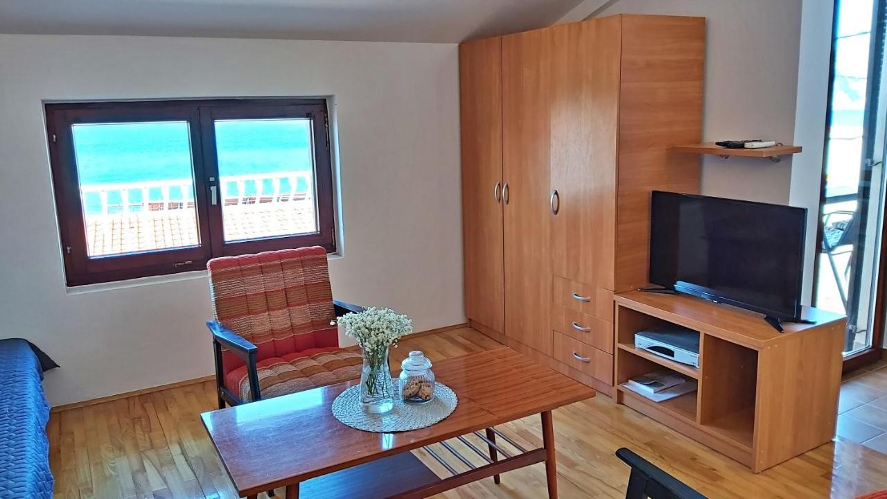 Apartment Roscic 奥米什 外观 照片